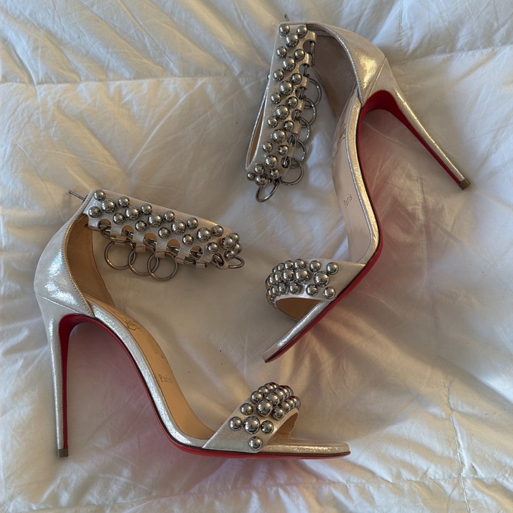 Gently used Christian Louboutin heels 👠